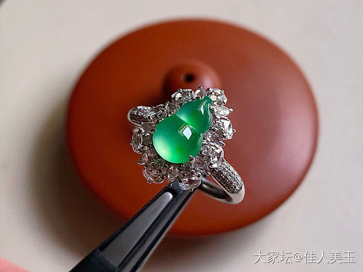 佳人美玉玻璃种木那绿葫芦戒指行家货_翡翠