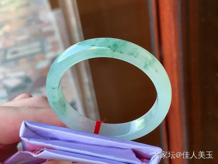 佳人美玉冰种飘花手镯圈口51.5_翡翠