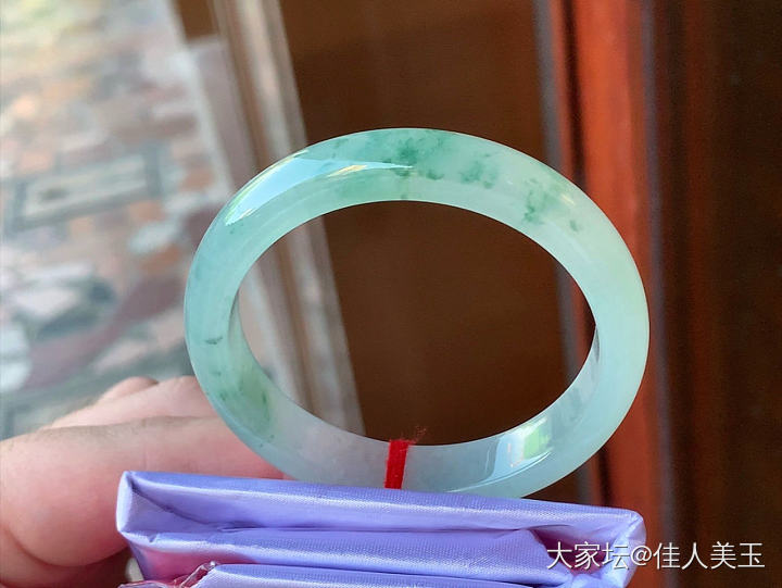 佳人美玉冰种飘花手镯圈口51.5_翡翠