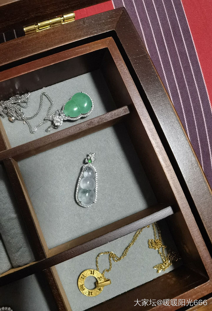 冰甜绿翡翠葫芦_翡翠