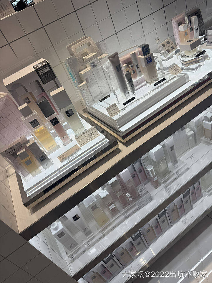 国外回来出点现货，出神仙水套、香奈儿、Lv包包等lelabo香水_品味