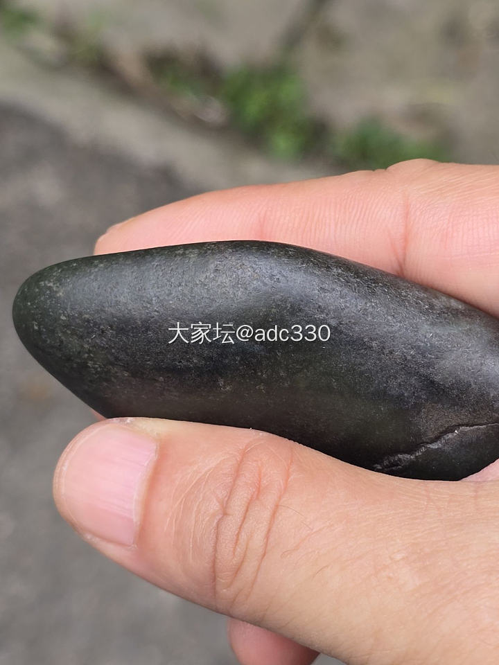 和田玉黑青籽料原石_和田玉