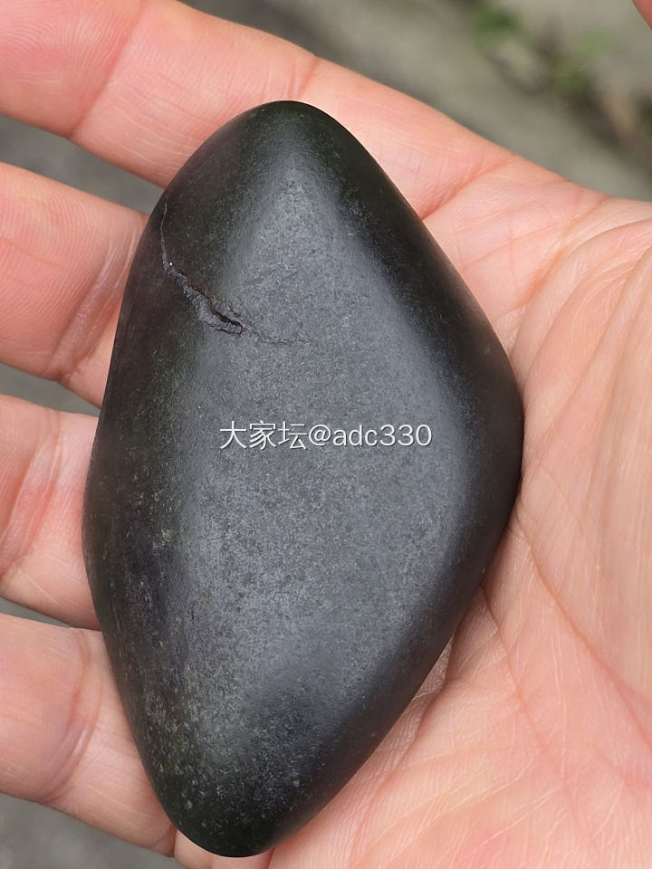 和田玉黑青籽料原石_和田玉