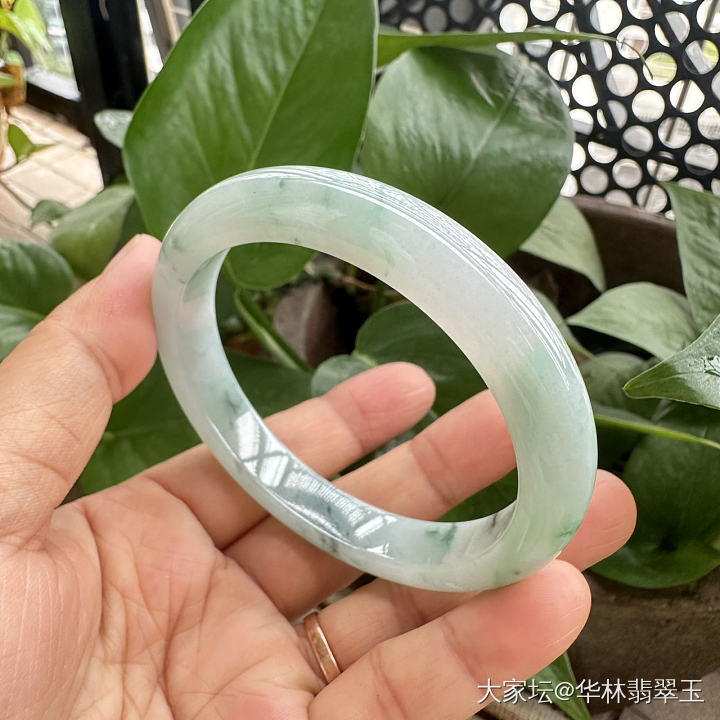 冰糯种冰丝绿正圈手镯60mm_翡翠