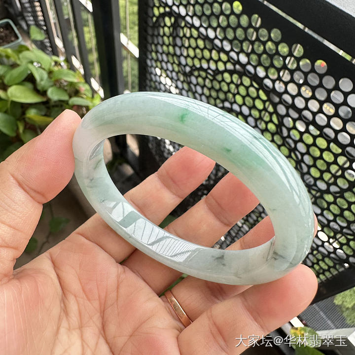 冰糯种冰丝绿正圈手镯60mm_翡翠