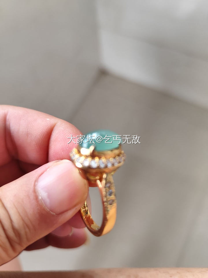 阴天 带铜拖翡翠戒面 紫罗兰 绿货都有喜欢的来，会分别上图_翡翠