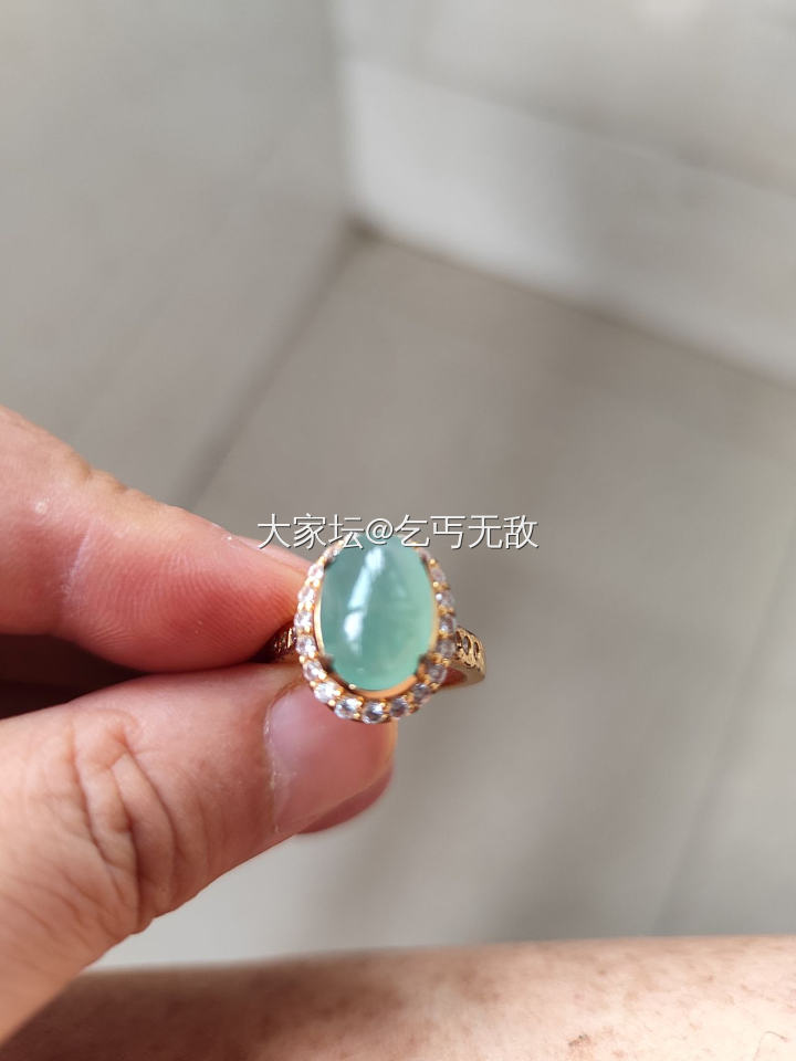 阴天 带铜拖翡翠戒面 紫罗兰 绿货都有喜欢的来，会分别上图_翡翠