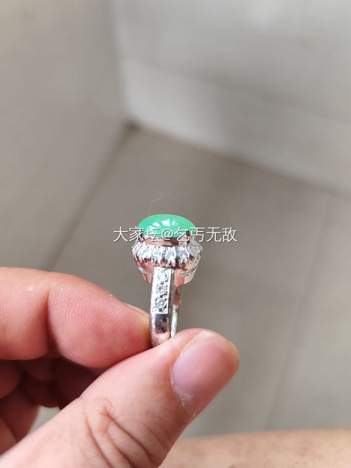 阴天 带铜拖翡翠戒面 紫罗兰 绿货都有喜欢的来，会分别上图_翡翠