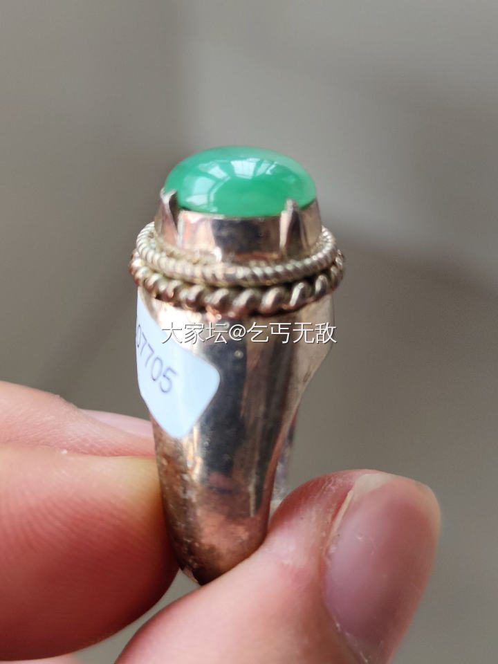 阴天 带铜拖翡翠戒面 紫罗兰 绿货都有喜欢的来，会分别上图_翡翠