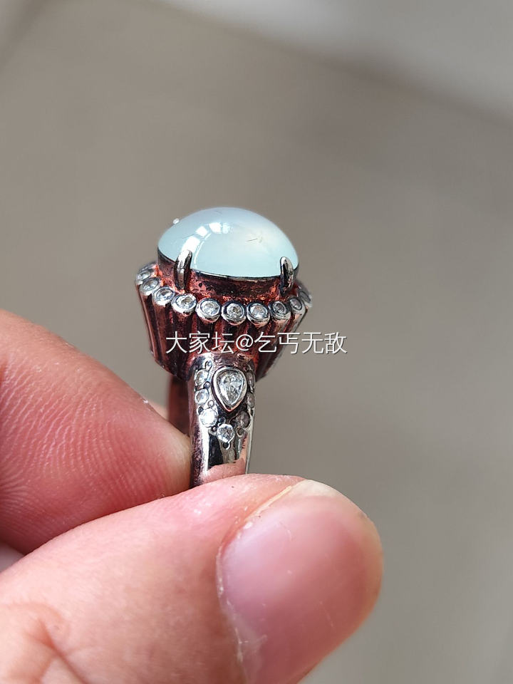 阴天 带铜拖翡翠戒面 紫罗兰 绿货都有喜欢的来，会分别上图_翡翠