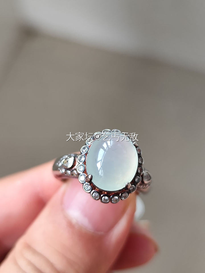 阴天 带铜拖翡翠戒面 紫罗兰 绿货都有喜欢的来，会分别上图_翡翠