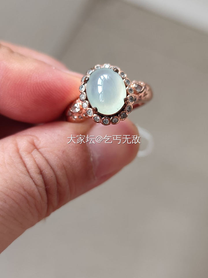 阴天 带铜拖翡翠戒面 紫罗兰 绿货都有喜欢的来，会分别上图_翡翠