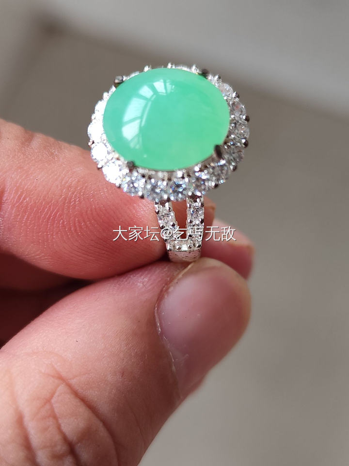 阴天 带铜拖翡翠戒面 紫罗兰 绿货都有喜欢的来，会分别上图_翡翠