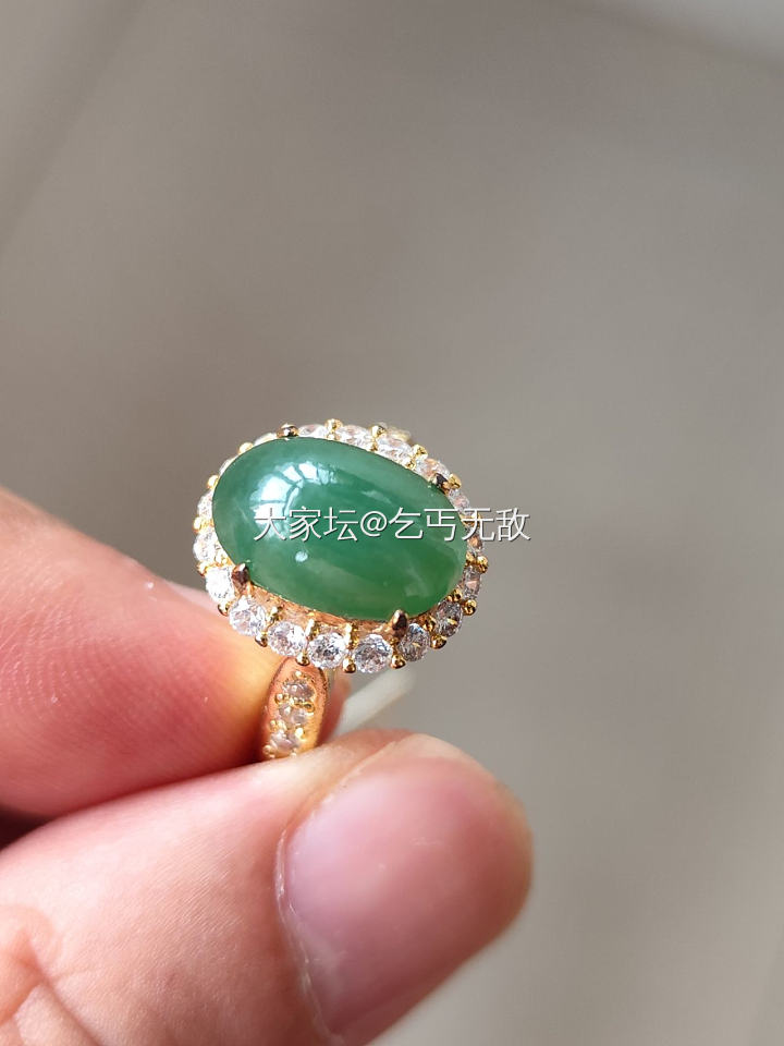 阴天 带铜拖翡翠戒面 紫罗兰 绿货都有喜欢的来，会分别上图_翡翠