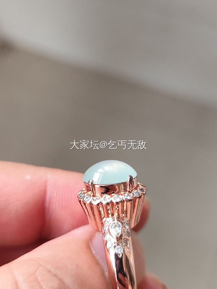 阴天 带铜拖翡翠戒面 紫罗兰 绿货都有喜欢的来，会分别上图_翡翠