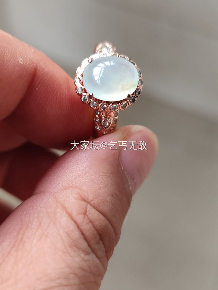 阴天 带铜拖翡翠戒面 紫罗兰 绿货都有喜欢的来，会分别上图_翡翠
