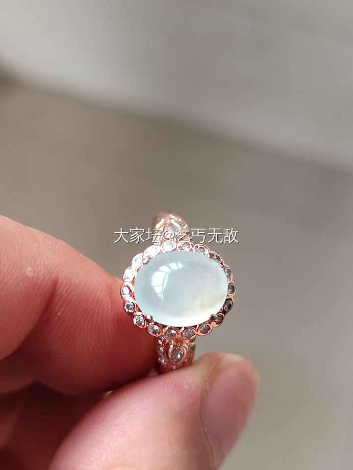 阴天 带铜拖翡翠戒面 紫罗兰 绿货都有喜欢的来，会分别上图_翡翠