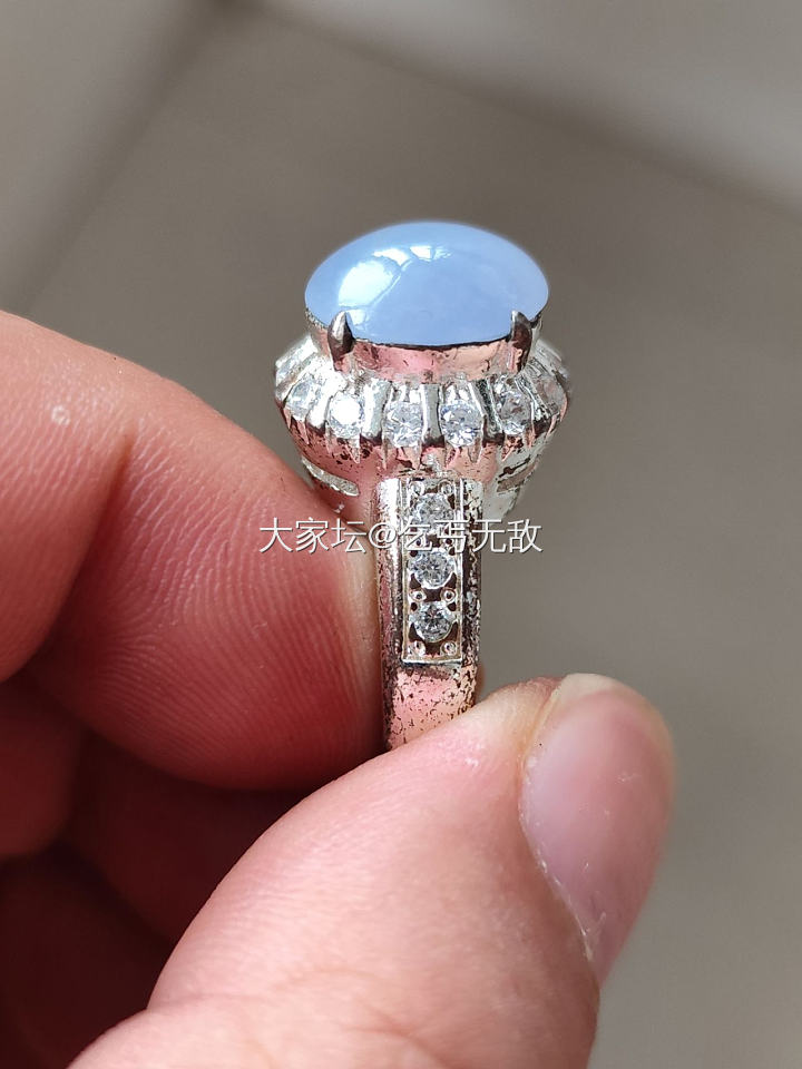 阴天 带铜拖翡翠戒面 紫罗兰 绿货都有喜欢的来，会分别上图_翡翠