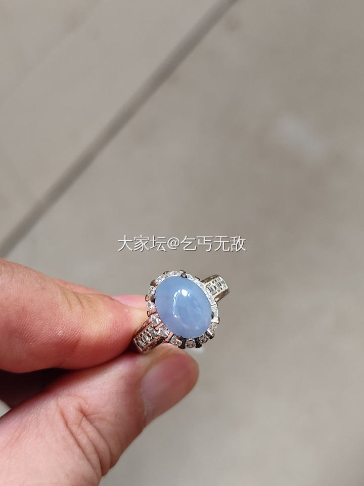 阴天 带铜拖翡翠戒面 紫罗兰 绿货都有喜欢的来，会分别上图_翡翠