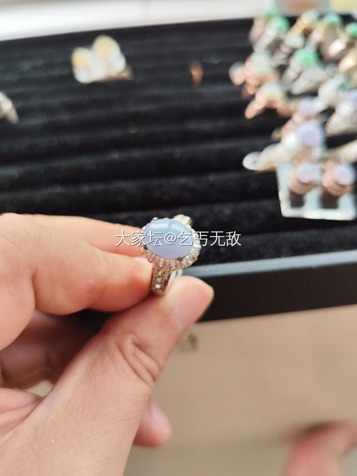 阴天 带铜拖翡翠戒面 紫罗兰 绿货都有喜欢的来，会分别上图_翡翠