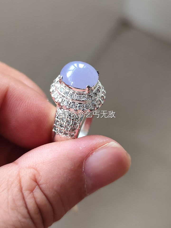 阴天 带铜拖翡翠戒面 紫罗兰 绿货都有喜欢的来，会分别上图_翡翠