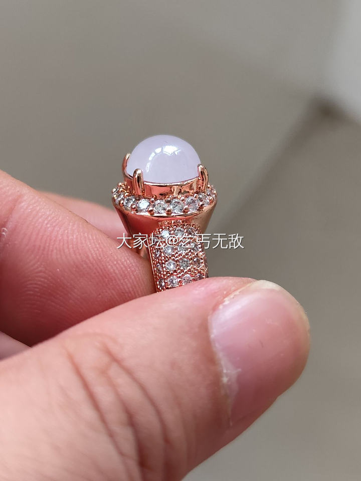 阴天 带铜拖翡翠戒面 紫罗兰 绿货都有喜欢的来，会分别上图_翡翠