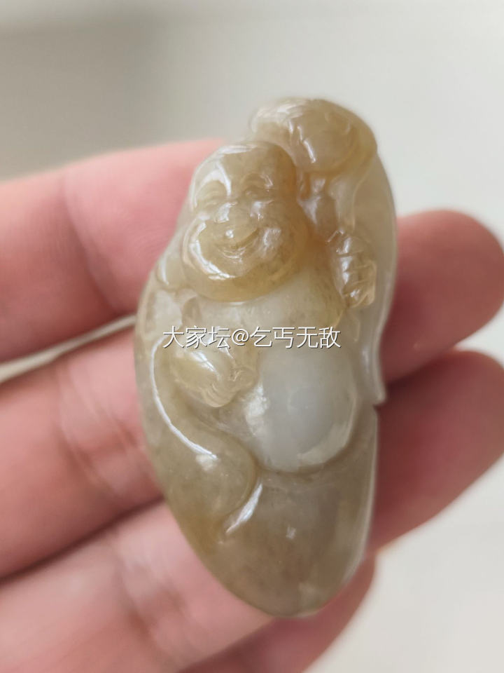 自然光实拍和田佛公 碧玉手镯 集美看过来_和田玉