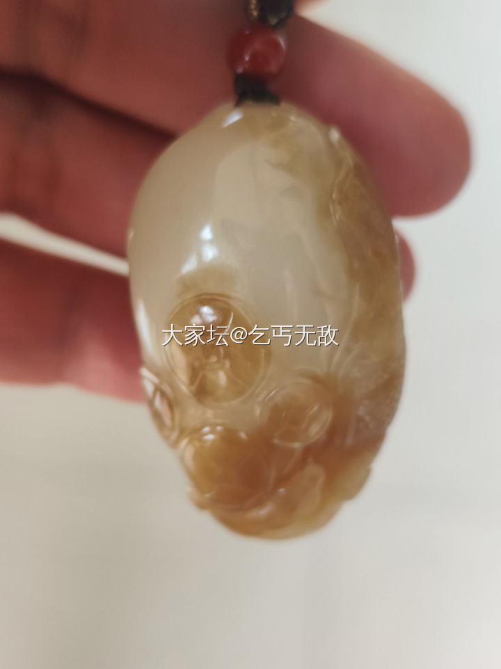 自然光实拍和田佛公 碧玉手镯 集美看过来_和田玉