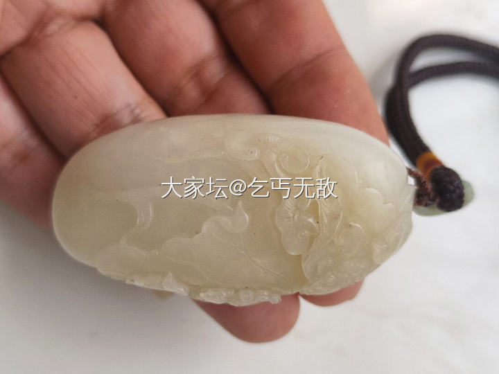 自然光实拍和田佛公 碧玉手镯 集美看过来_和田玉