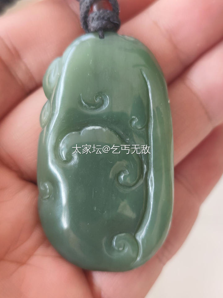 自然光实拍和田佛公 碧玉手镯 集美看过来_和田玉