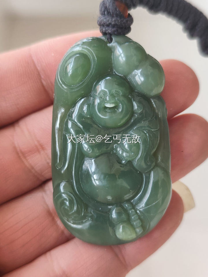 自然光实拍和田佛公 碧玉手镯 集美看过来_和田玉