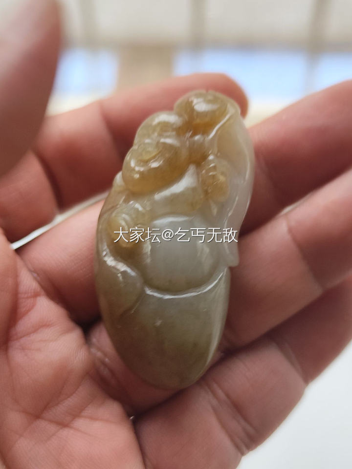 自然光实拍和田佛公 碧玉手镯 集美看过来_和田玉