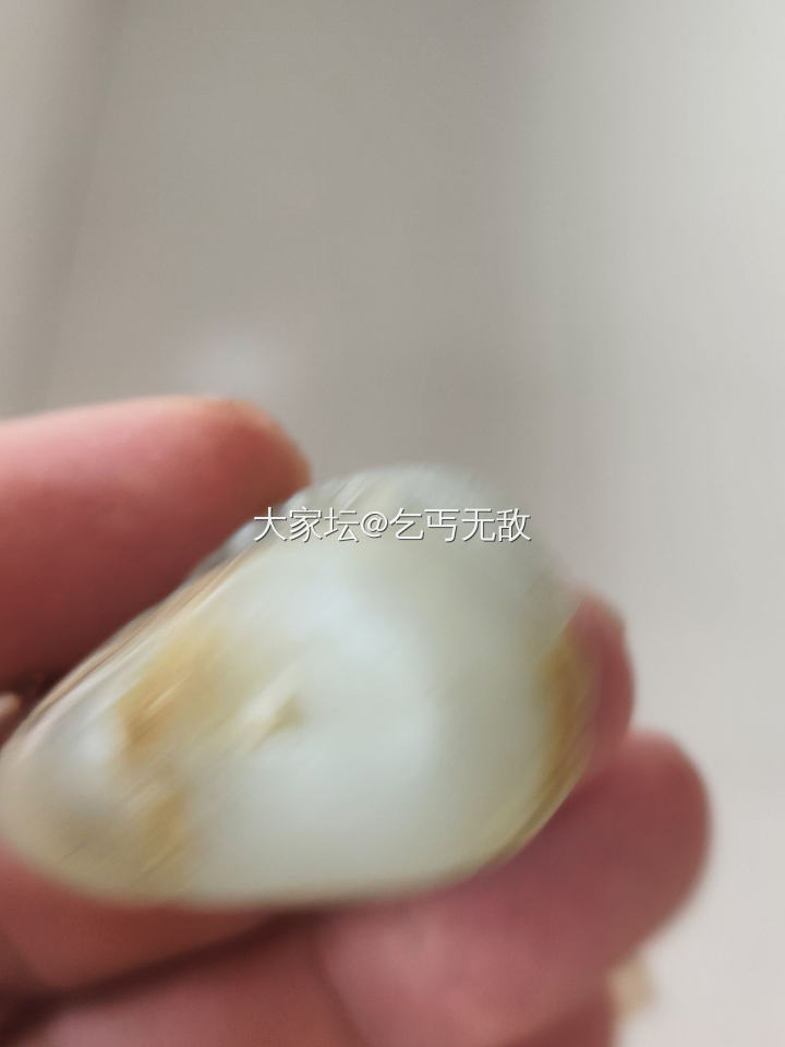 自然光实拍和田佛公 碧玉手镯 集美看过来_和田玉