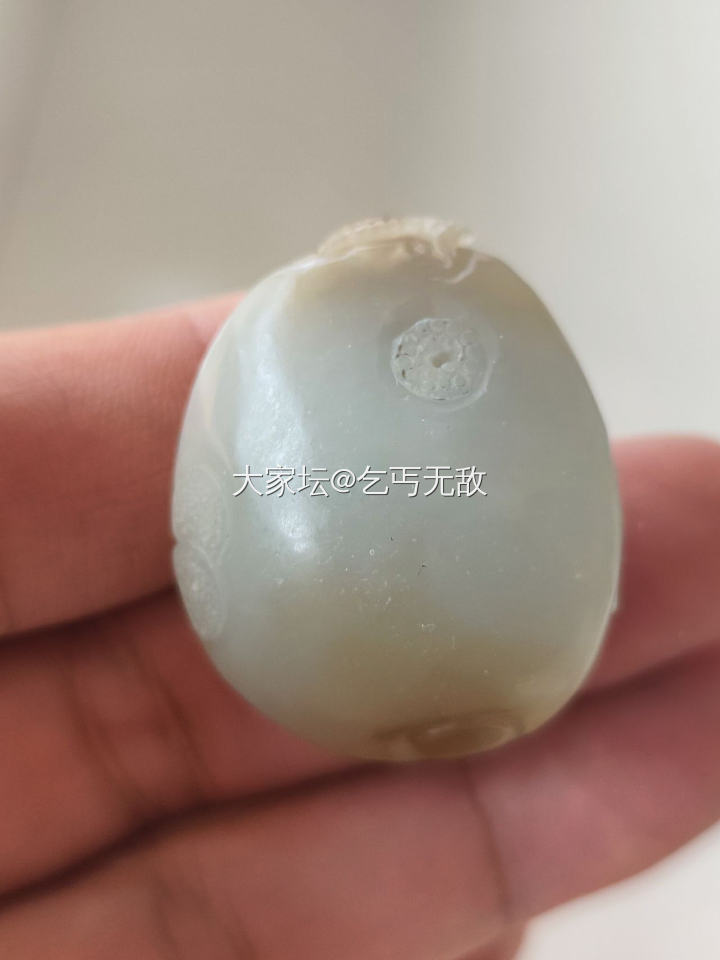 自然光实拍和田佛公 碧玉手镯 集美看过来_和田玉