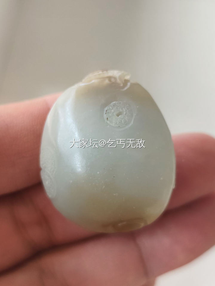 自然光实拍和田佛公 碧玉手镯 集美看过来_和田玉