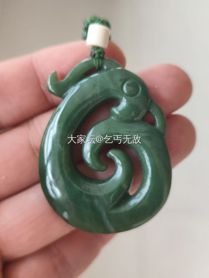 自然光实拍和田佛公 碧玉手镯 集美看过来_和田玉