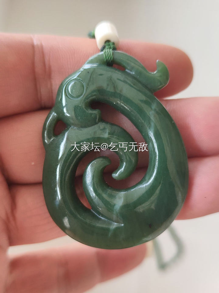 自然光实拍和田佛公 碧玉手镯 集美看过来_和田玉