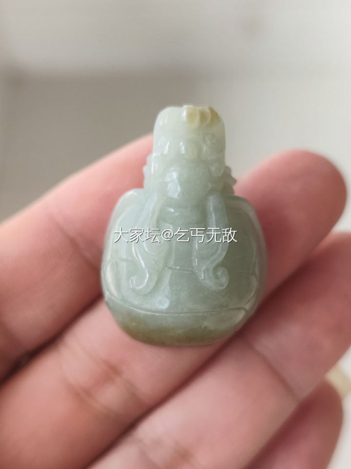 自然光实拍和田佛公 碧玉手镯 集美看过来_和田玉