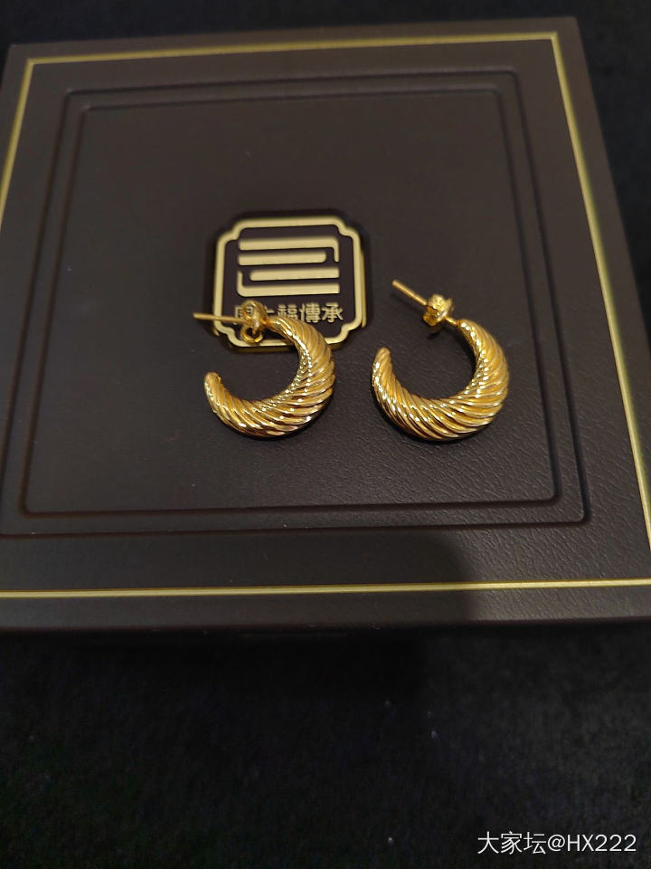 周大福手串和牛角耳环_金
