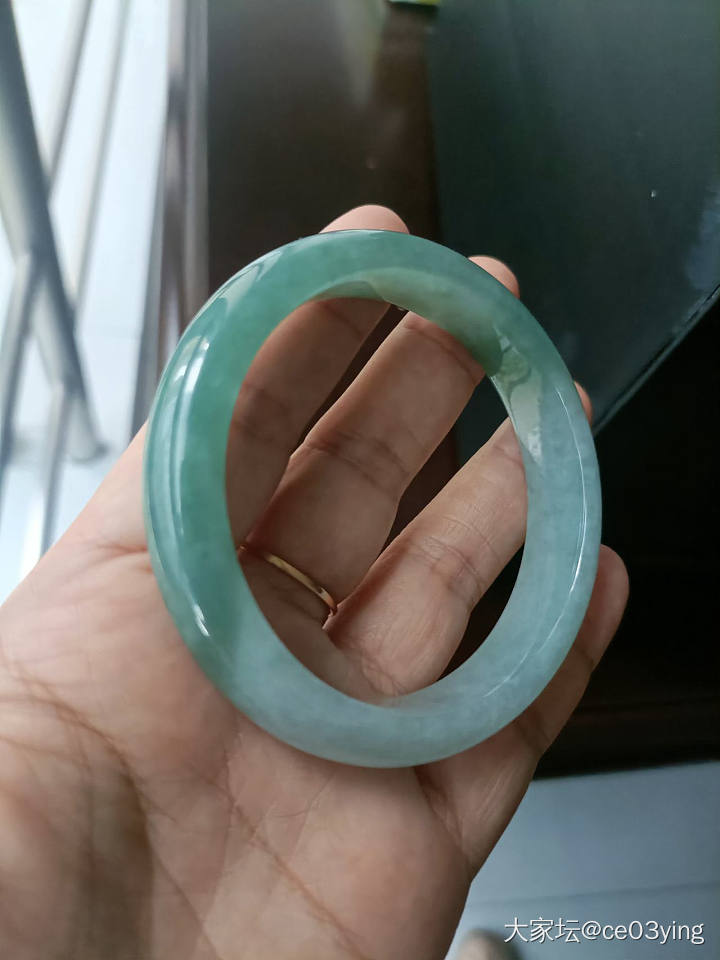 出翡翠手镯_翡翠