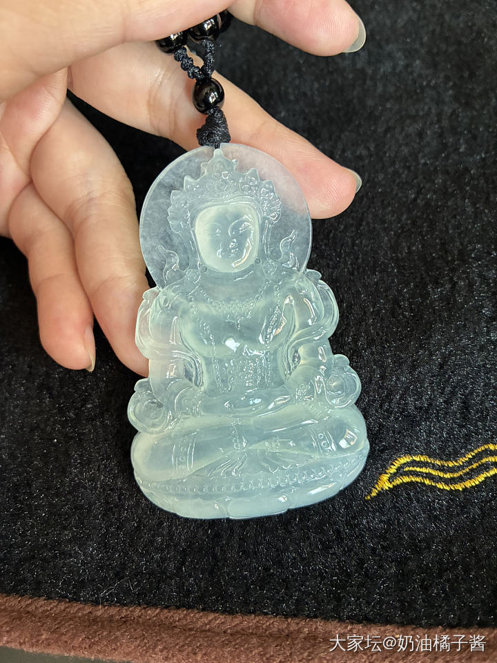天然翡翠冰种度母_翡翠