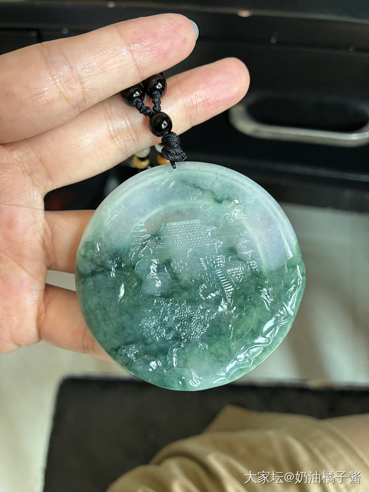 天然翡翠山水圆牌_翡翠