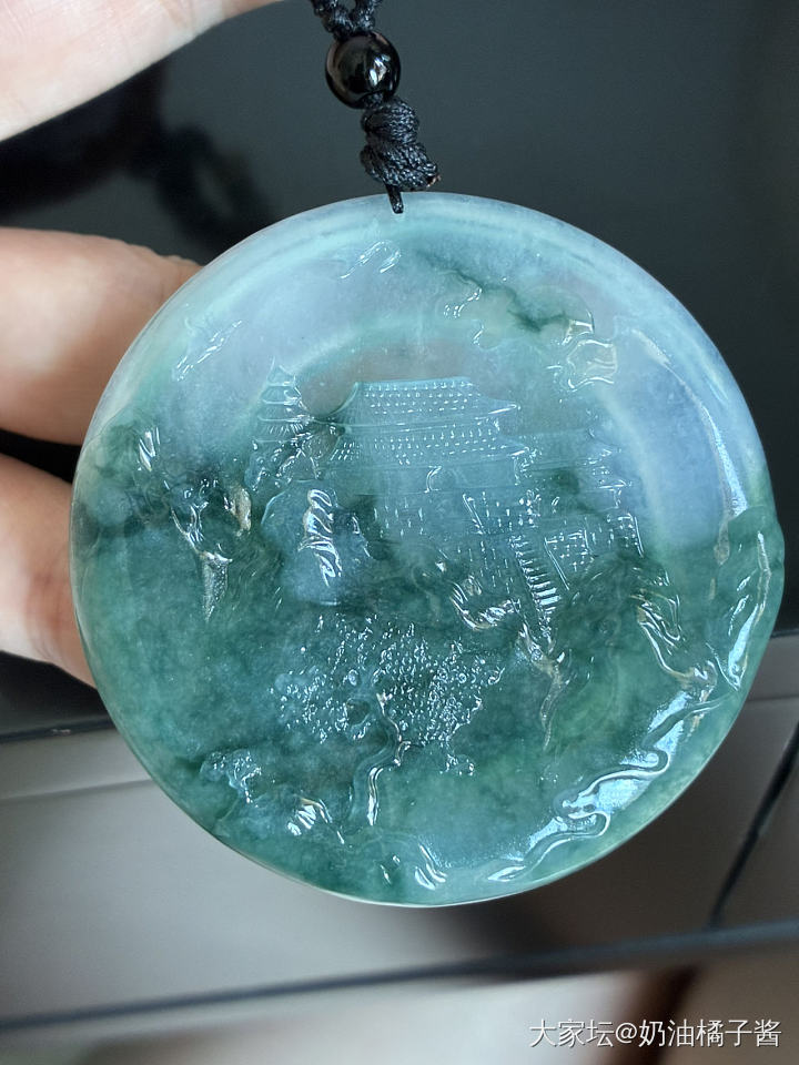 天然翡翠山水圆牌_翡翠