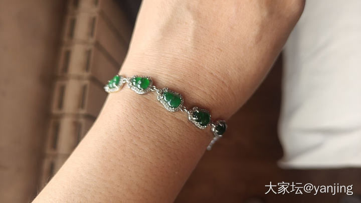 天然缅甸A翡翠手串和耳钉_翡翠