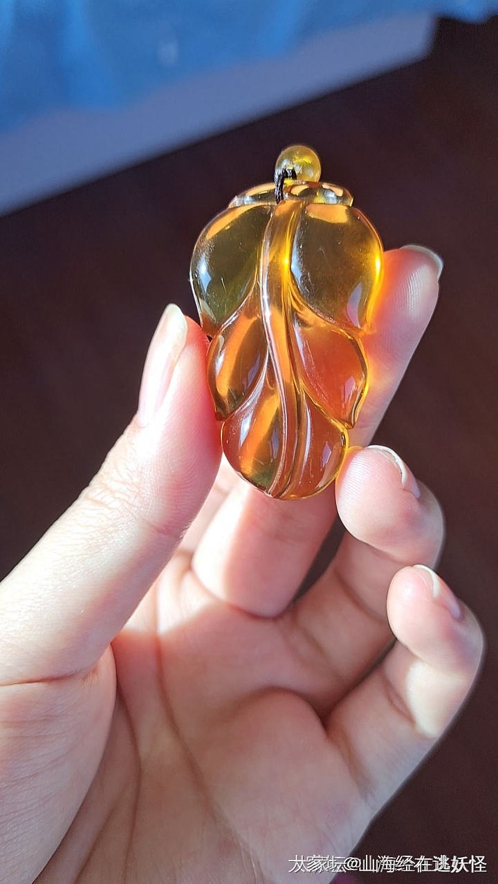 琥珀叶子蜜蜡吊坠_琥珀蜜蜡