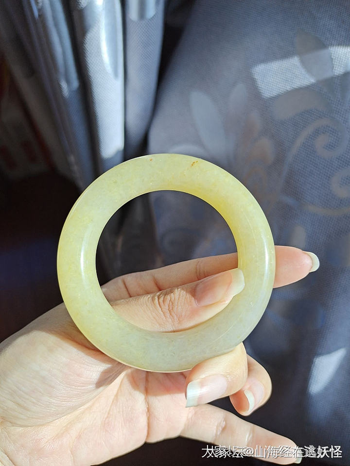 佘太翠草莓酱手镯_玉石