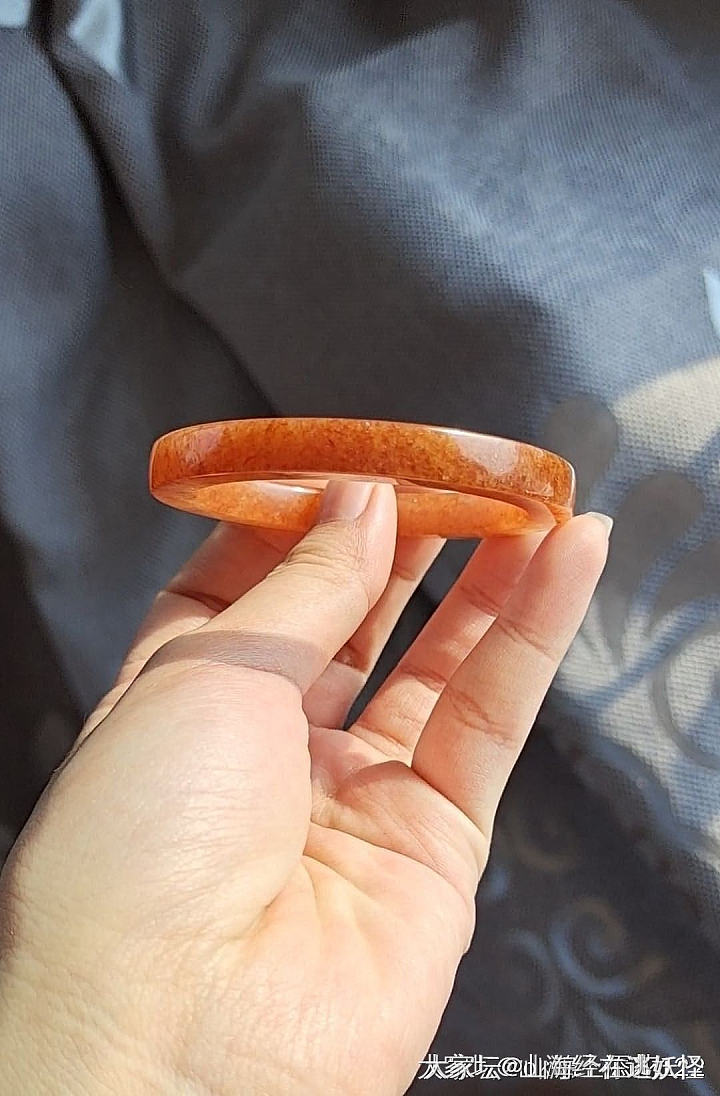 佘太翠草莓酱手镯_玉石