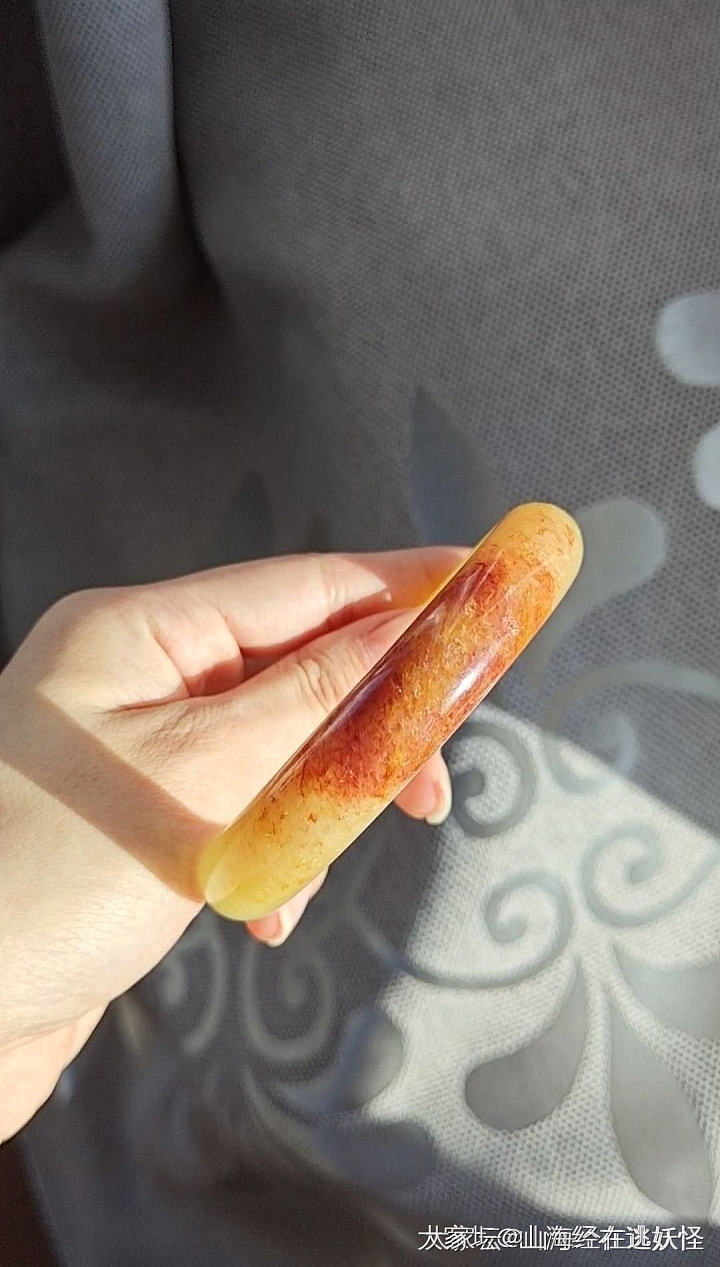 佘太翠草莓酱手镯_玉石
