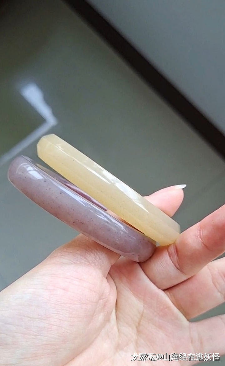 佘太翠水蜜桃手镯_玉石