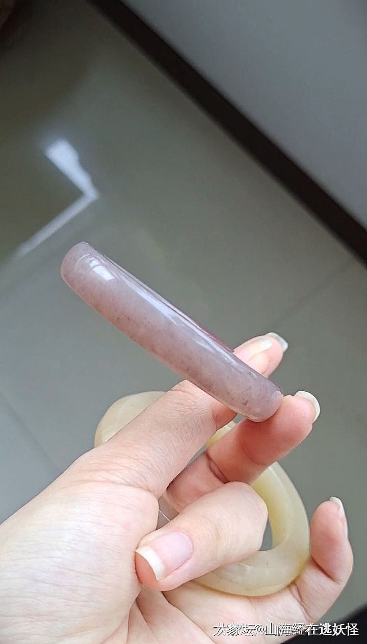 佘太翠水蜜桃手镯_玉石